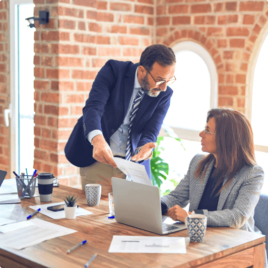 Säule Monrevox - Team von Kryptowährungsexperten